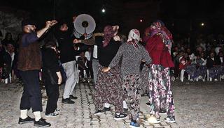 &Ccedil;anakkale&rsquo;de 82 yıllık bayram geleneği yaşatılıyor