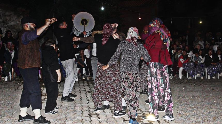 &Ccedil;anakkale&rsquo;de 82 yıllık bayram geleneği yaşatılıyor