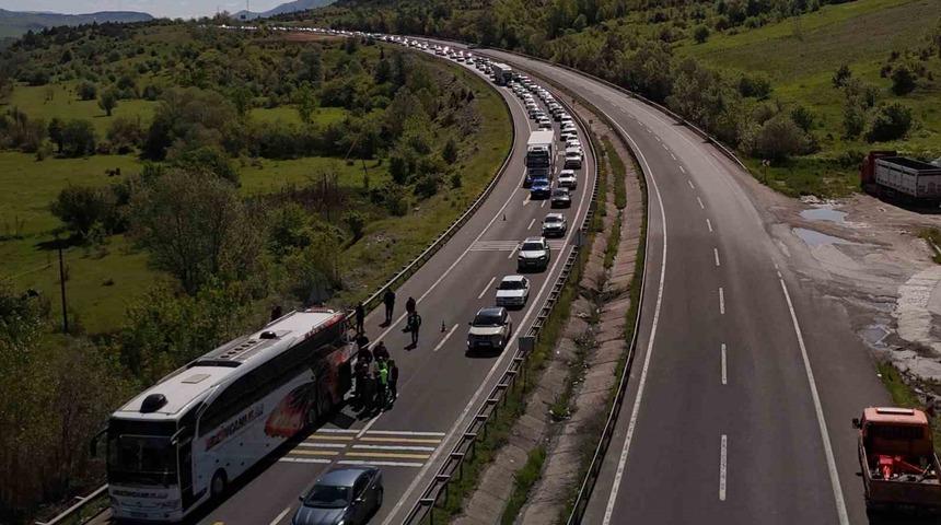 Kemikli Rampaları&rsquo;nda bayram d&ouml;n&uuml;ş&uuml; yoğunluğu s&uuml;r&uuml;yor