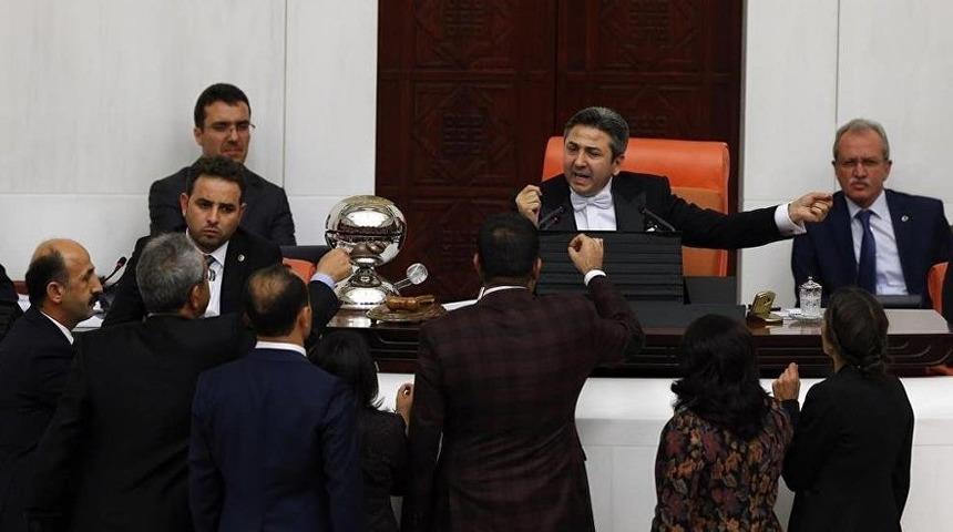 Twitter'daki Tamam-devam tartışması Meclis'te gündem oldu