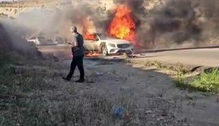 Gaziantep&rsquo;te seyir halindeki l&uuml;ks otomobil alev alev yandı
