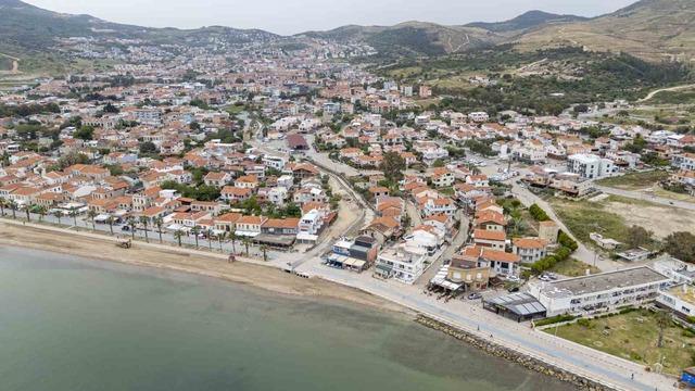 Yeni Foça’da tarihi dere yatağı güçlendiriliyor