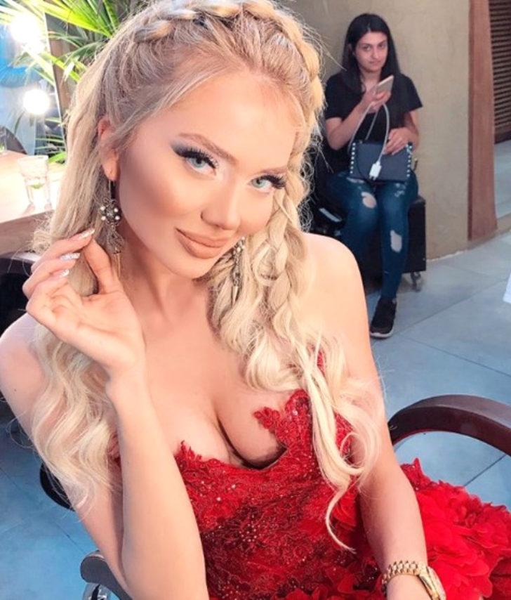 Cansu Taşkın'ın dekoltesi geceye damga vurdu G3