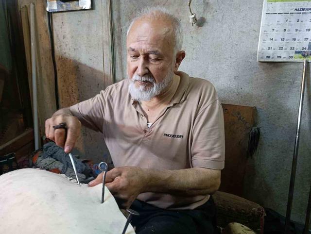 60 yıllık semer ustası, mesleğini yaşatmaya çalışıyor 2