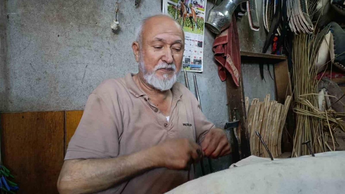60 yıllık semer ustası, mesleğini yaşatmaya çalışıyor
