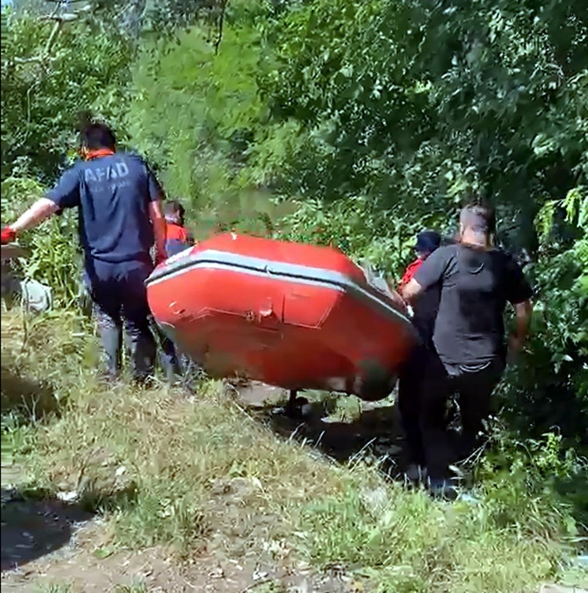 Bayramın son g&uuml;n&uuml; Edirne den kahreden haber! 9 saat arayla cansız bedenleri bulundu 2