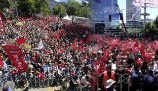 CHP'de iki farklı bayramlaşma! 
