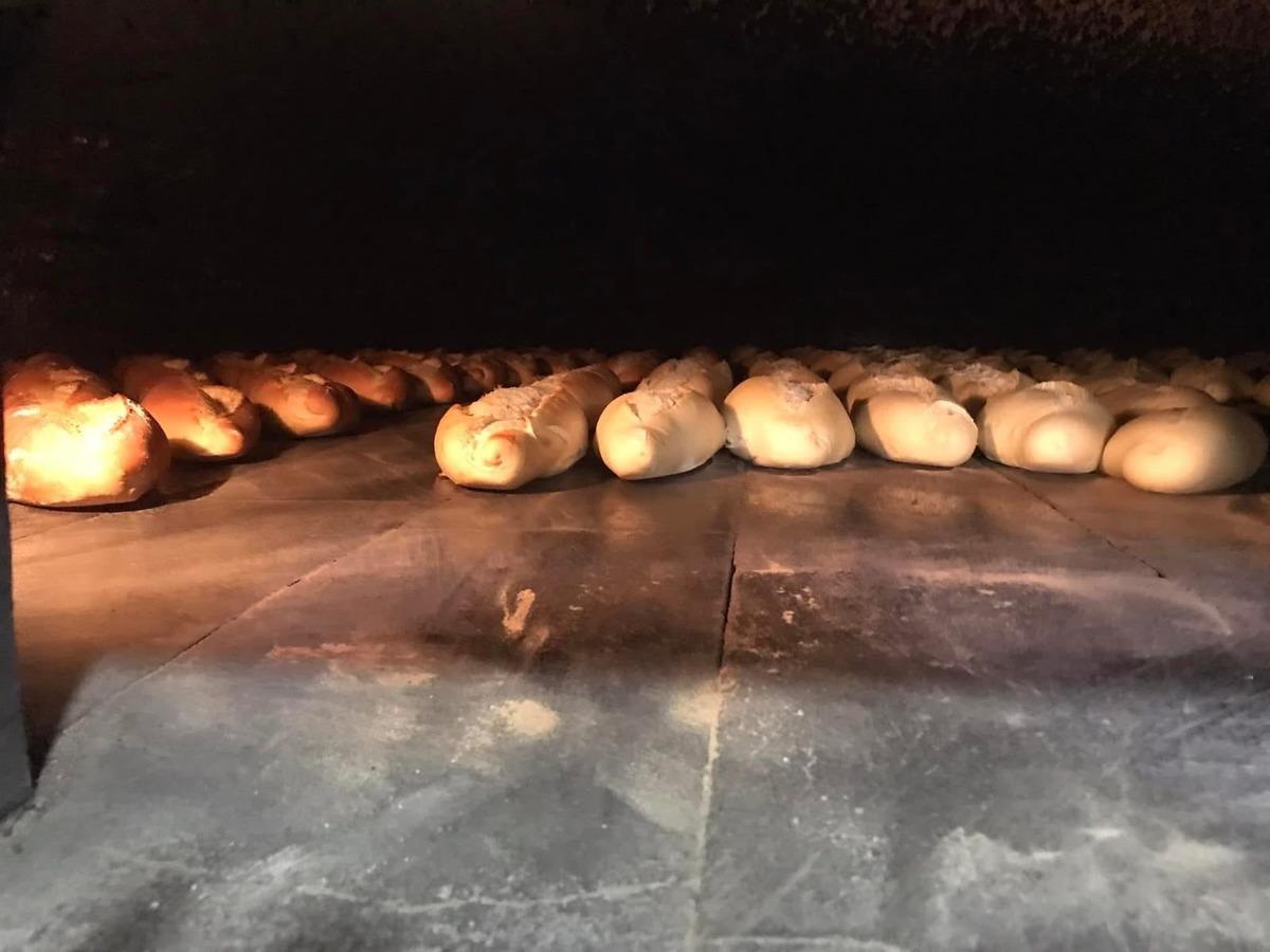 Bir il&ccedil;ede 15 TL ye satılan ekmek ve simit fiyatı 20 TL ye &ccedil;ıktı 4