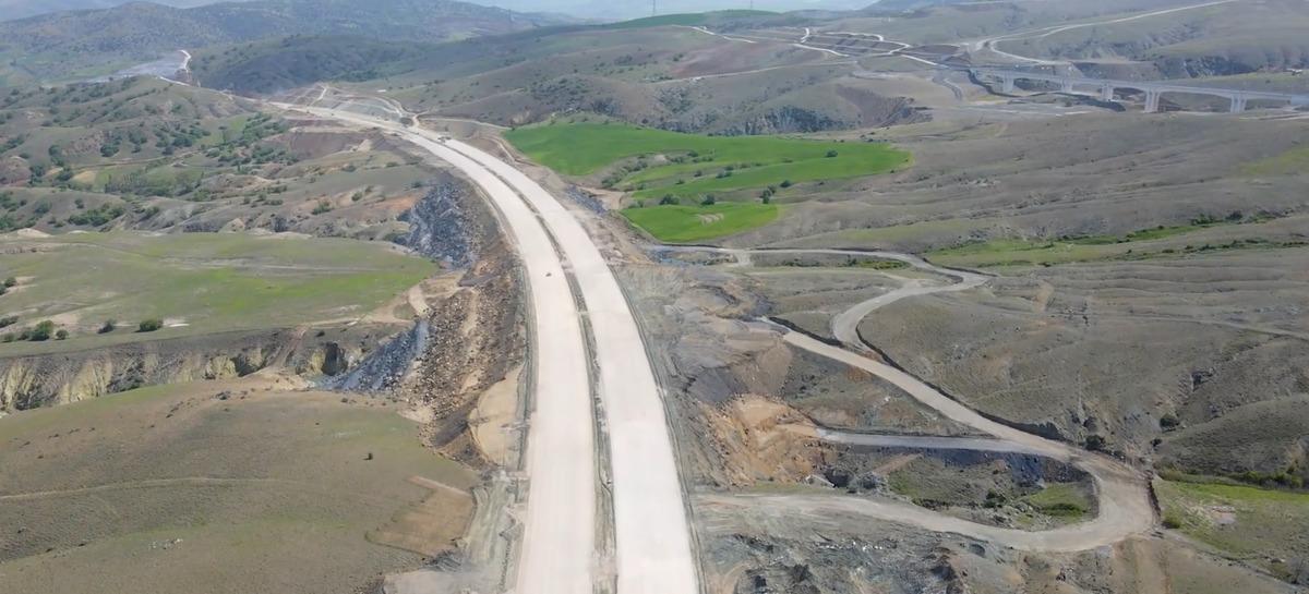 &Ccedil;alışmalar hızlandı: 42 ili birbirine bağlayacak 8