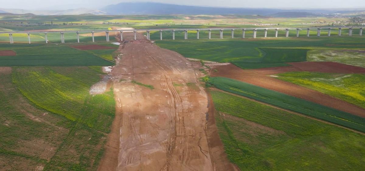&Ccedil;alışmalar hızlandı: 42 ili birbirine bağlayacak 1
