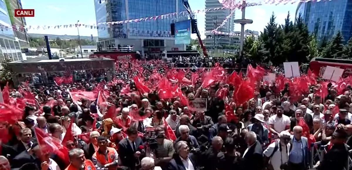 CHP de iki farklı bayramlaşma! 1