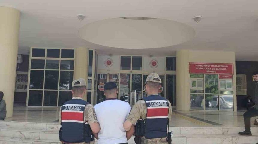 Hırsızlık su&ccedil;undan aranan şahıs yakalandı
