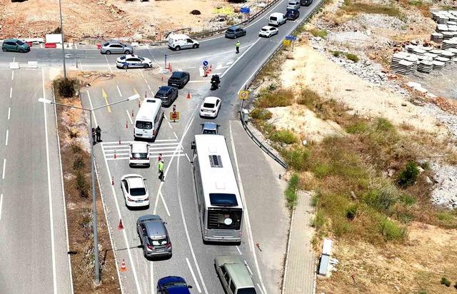 Muğla&rsquo;da tatilcilerin d&ouml;n&uuml;ş yolcuğu başladı 3
