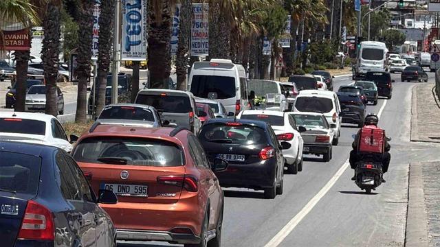 Bodrum&rsquo;da tatilini bitirenler d&ouml;n&uuml;şe ge&ccedil;ti 6