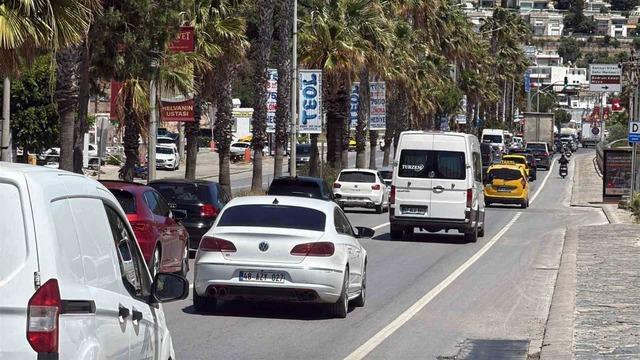 Bodrum&rsquo;da tatilini bitirenler d&ouml;n&uuml;şe ge&ccedil;ti 4
