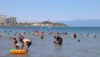 Adana&rsquo;da bayramın son g&uuml;n&uuml;nde Yumurtalık sahili doldu taştı
