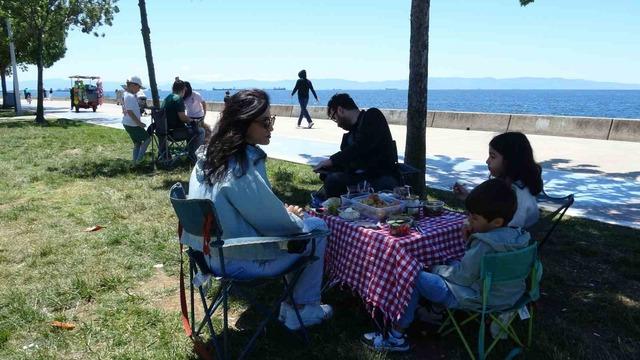 Bayramın 4. gününde Pendik ve Kartal sahillerinde yoğunluk