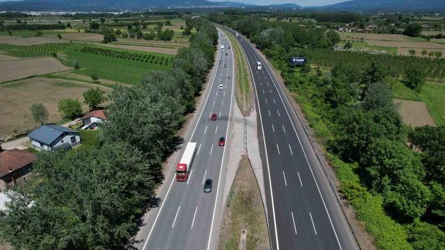 Anadolu Otoyolu Sakarya geçişinde trafik havadan görüntülendi