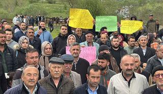 K&ouml;yl&uuml;ler ayaklandı: 'Sesimizi duymazlarsa Ankara'ya y&uuml;r&uuml;yeceğiz'