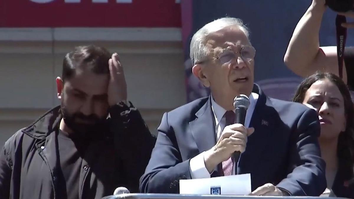 &Ouml;zg&uuml;r &Ouml;zel in konuşmasından dakikalar sonra Mansur Yavaş ı işaret etti: "Ona ge&ccedil;miş olsun" 1