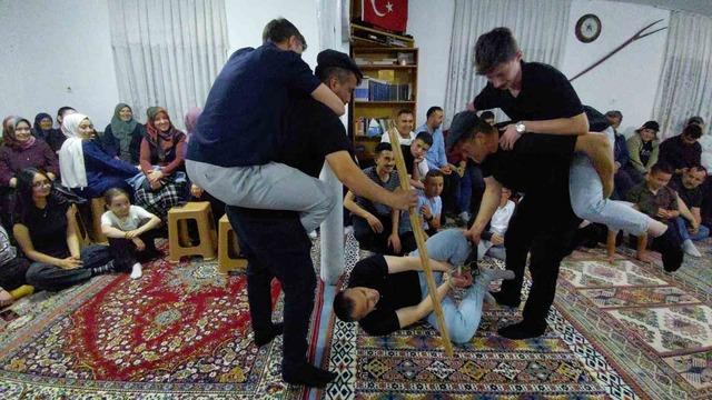 Osmanlı döneminden kalma geleneksel oyunlar yüzleri güldürdü 1