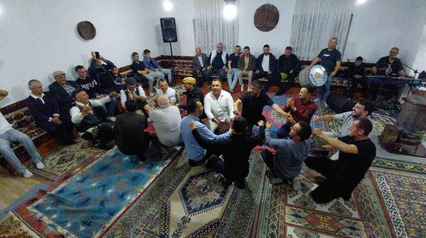 Osmanlı d&ouml;neminden kalma geleneksel oyunlar y&uuml;zleri g&uuml;ld&uuml;rd&uuml;