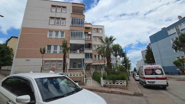 Mahallede panik: Genç kadın 2 saat sonra ikna oldu 4