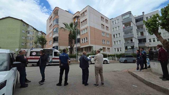 Mahallede panik: Genç kadın 2 saat sonra ikna oldu