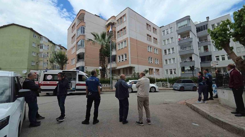 Mahallede panik: Gen&ccedil; kadın 2 saat sonra ikna oldu
