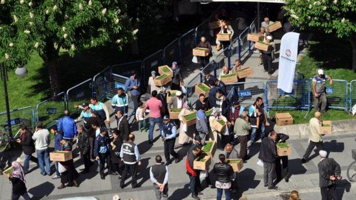 Duyan koştu! Kuyruğun sonu gözükmedi G3