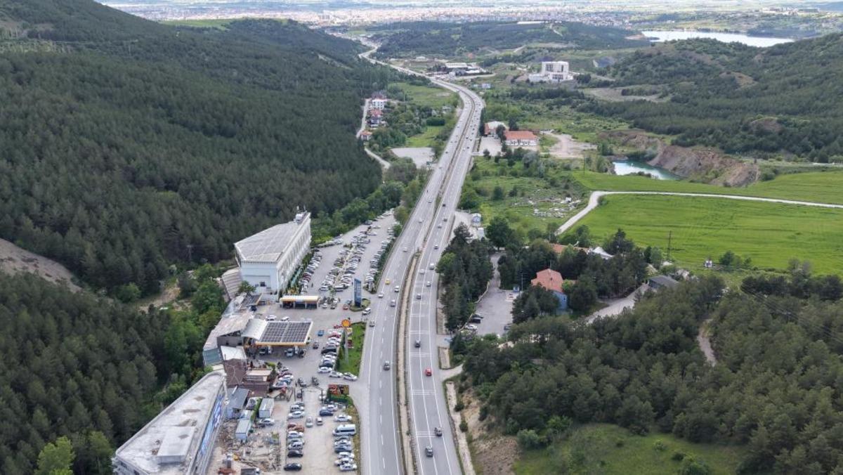 Çorum’da yollarda bayram dönüşü yoğunluğu 1
