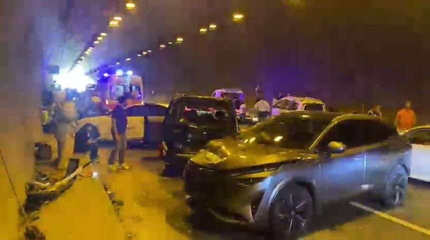 Osmaniye&rsquo;de 6 ara&ccedil;lı zincirleme kaza: 2 yaralı