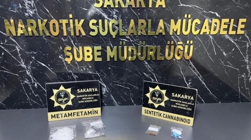 Uyuşturucu sevkiyatı otoyol gişesinde engellendi: 2 tutuklama