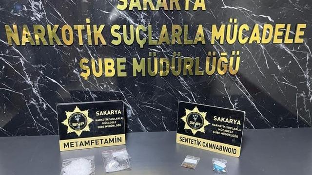 Uyuşturucu sevkiyatı otoyol gişesinde engellendi: 2 tutuklama