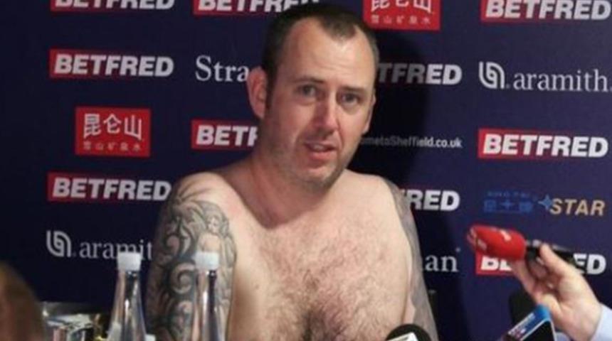 Sözünün eri çıktı: Çıplak basın toplantısı düzenledi