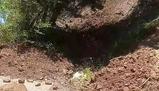 Osmaniye&acute;de heyelan! Yayla yolu kapandı