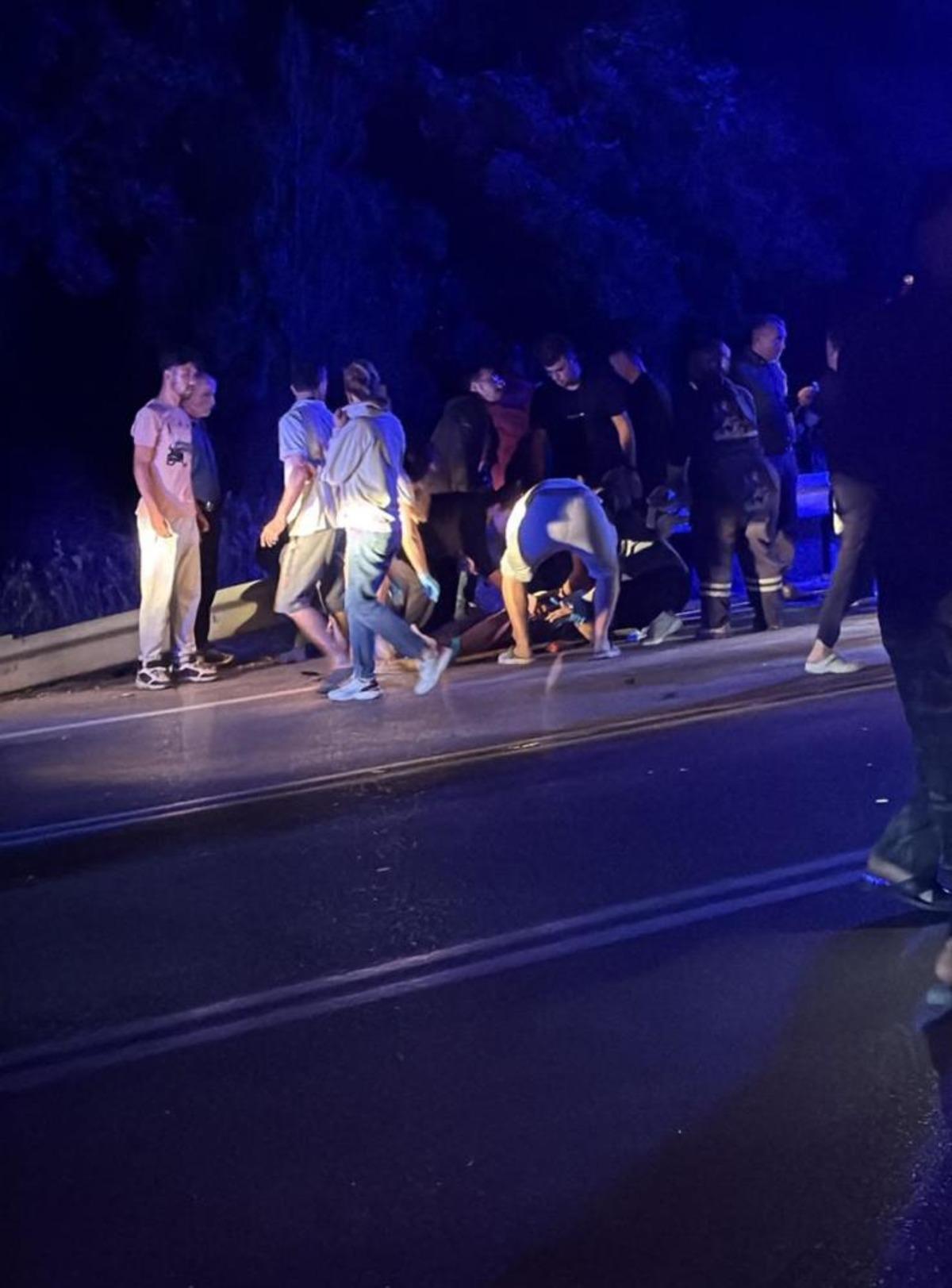 Burdur da zincirleme kaza! Ortalık kan g&ouml;l&uuml;ne d&ouml;nd&uuml;: 3 &ouml;l&uuml;, 6 yaralı 2