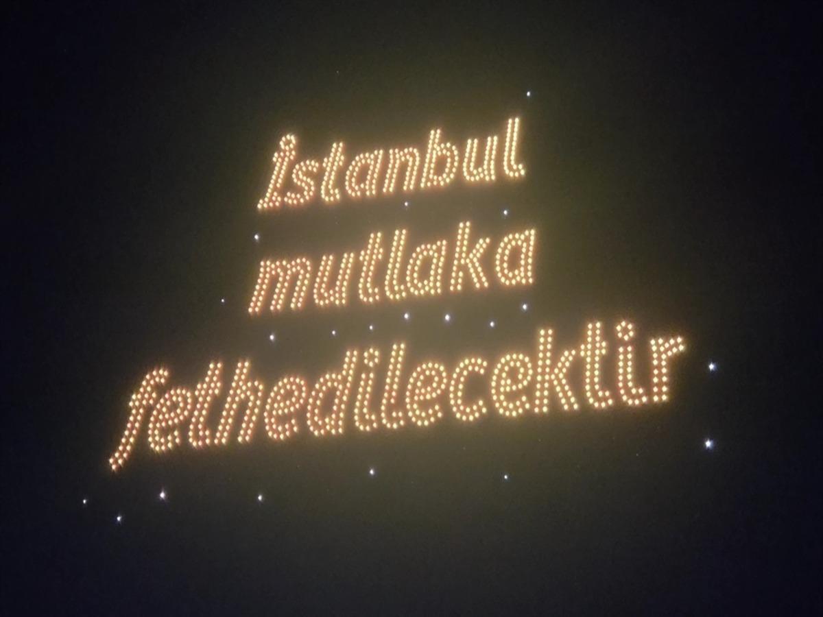 İstanbul&rsquo;un fethinin 573. yıl d&ouml;n&uuml;m&uuml;ne &ouml;zel 1453 dronla ışık g&ouml;sterisi 2