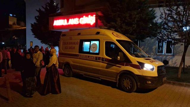 &Ccedil;orum&rsquo;da iki otomobil &ccedil;arpıştı: 1&rsquo;i ağır 7 yaralı 10