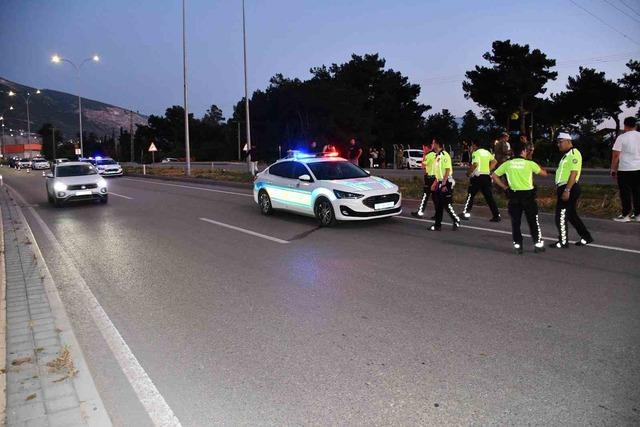 Hatay&rsquo;da kontrolden &ccedil;ıkan motosiklet devrildi: 2 &ouml;l&uuml; 2