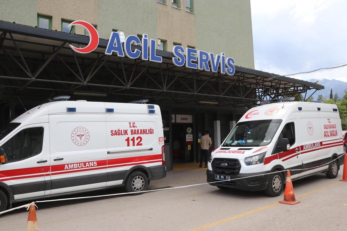 Denizli de kahreden kaza: 1 i bebek 8 kişi hayatını kaybetti 6