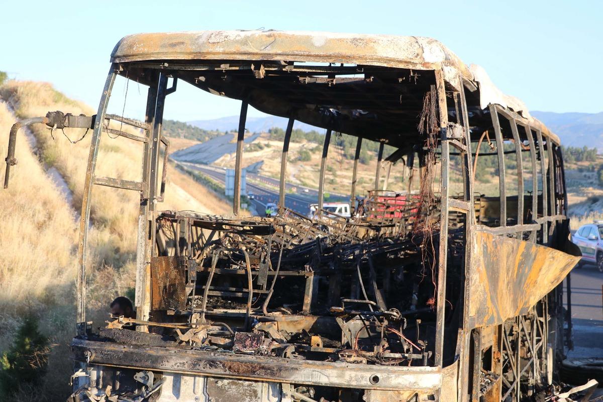 Denizli de kahreden kaza: 1 i bebek 8 kişi hayatını kaybetti 13