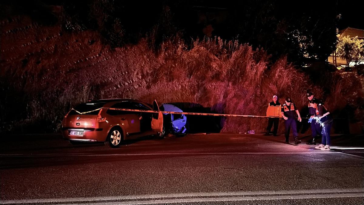 Bir kaza da Burdur da! 4 ara&ccedil; karıştı, 4 kişi hayatını kaybetti 4