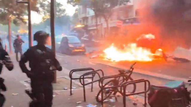 Paris'te şampiyonluk coşkusu kaosa dönüştü! Sokaklar ateşe verildi...