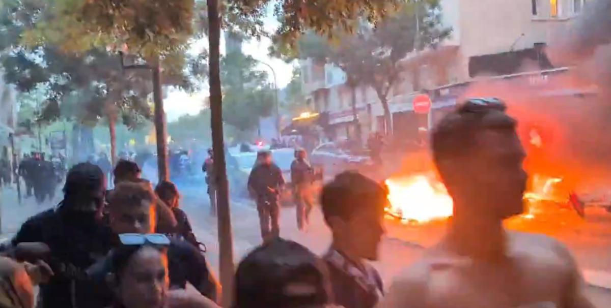 Paris te şampiyonluk coşkusu kaosa dönüştü! Sokaklar ateşe verildi... 1