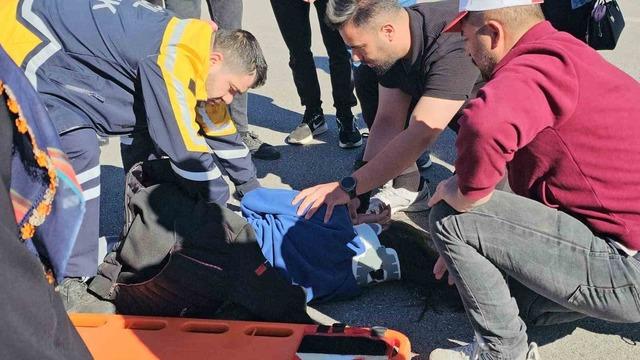 Adilcevaz’da bayram ziyaretinde dönenlerin içerisinde bulunduğu araç kaza yaptı: 3 yaralı