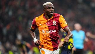 Victor Osimhen'e dudak u&ccedil;uklatan rakam! PSG'den tarihi teklif: 120 Milyon Euro ve takas...