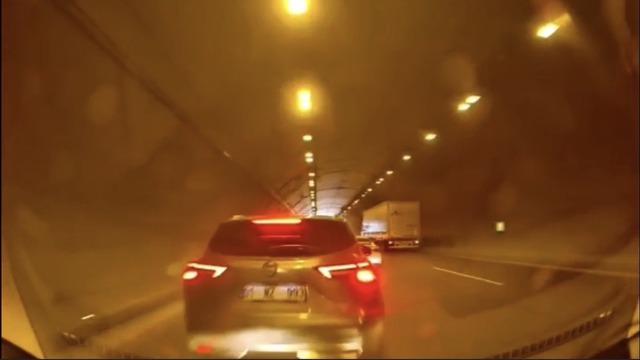 Osmaniye’de 6 araçın karıştığı zincirleme kazanın araç içi kamera görüntüsü ortaya çıktı