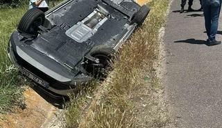 Bayram tatili d&ouml;n&uuml;ş&uuml;nde kaza yapan 2 ara&ccedil; ref&uuml;je d&uuml;şt&uuml;
