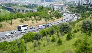 Kocaeli ge&ccedil;işinde Anadolu&rsquo;dan Avrupa&rsquo;ya bayram d&ouml;n&uuml;ş trafiği akıcı ilerliyor